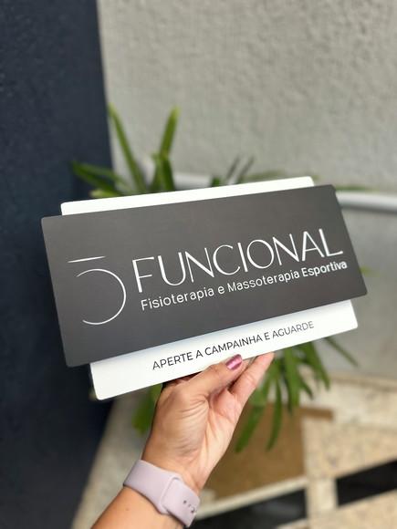Placa de Identificação de Sala Modelo Topázio Acrílico 30x17