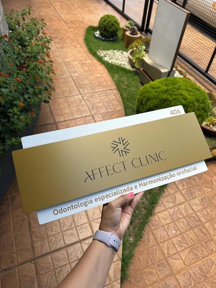 Placa de Identificação de Sala Modelo Topázio Acrílico 50x20