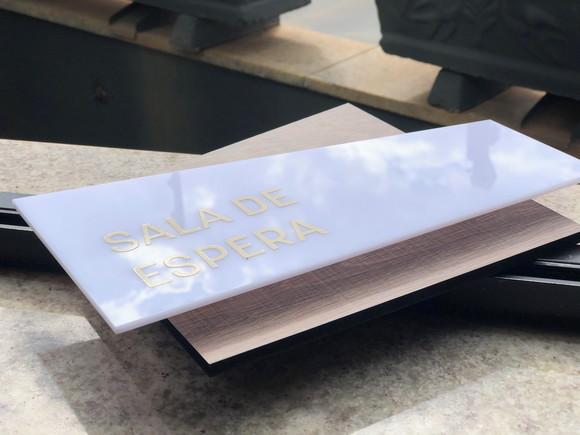 Placa de Identificação de Sala-modelo Rondonita mdf e Acílic