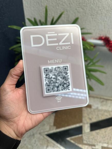 Placa de Qr Code - Modelo Mini Quartzo Acrílico - Dezi