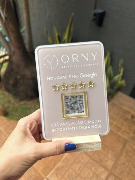 Placa de Qr Code - Modelo Mini Quartzo Acrílico - Orny