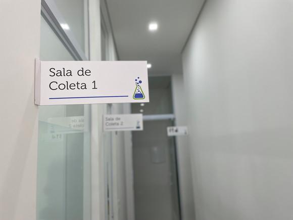 Placa de Sinalização de Sala - Modelo Caulim 30x13