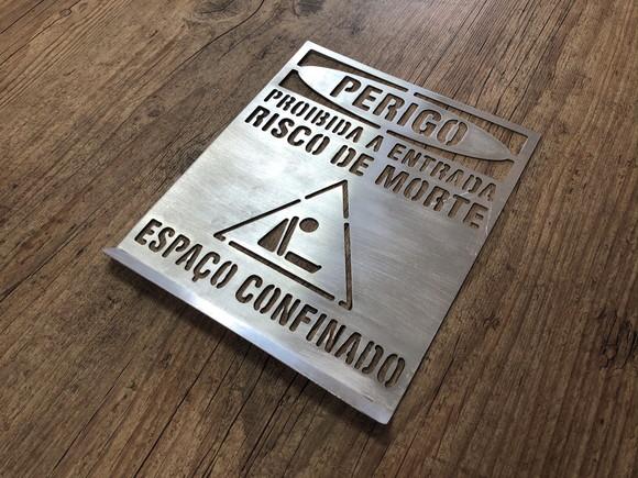 Placa em Alumínio para Decalque Espaço Confinado Stencil