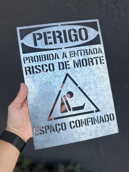 Placa em Alumínio para Decalque Espaço Confinado Stencil