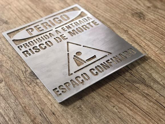 Placa em Alumínio para Decalque Espaço Confinado Stencil