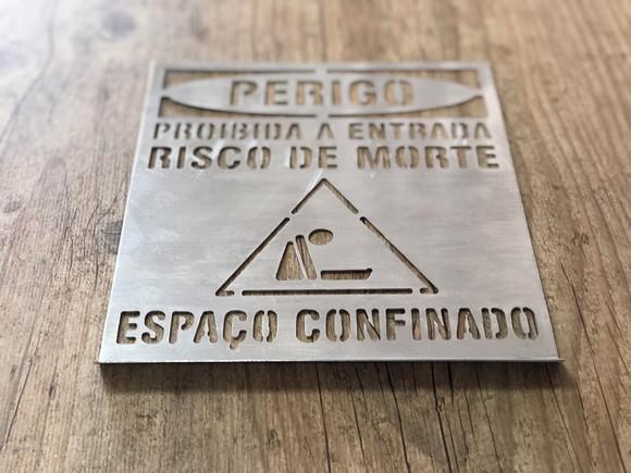 Placa em Alumínio para Decalque Espaço Confinado Stencil