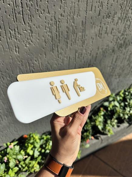 Placa Id. de Sala - Modelo Adamantium com Sobreposição