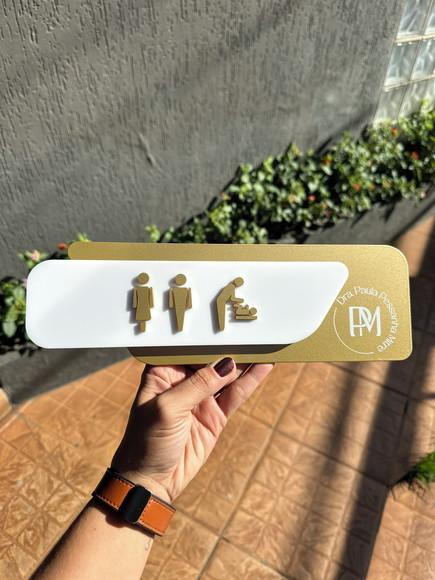 Placa Id. de Sala - Modelo Adamantium com Sobreposição