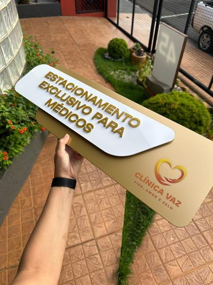 Placa Identificação de Sala - Modelo Adamantium