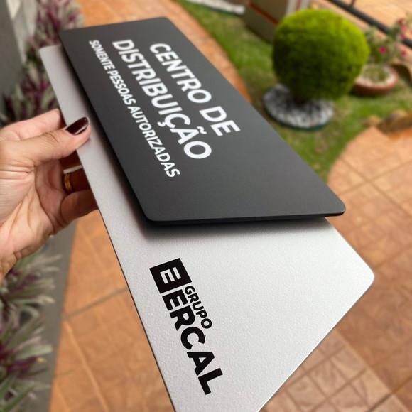 Placa Identificação de Sala - Modelo Onix