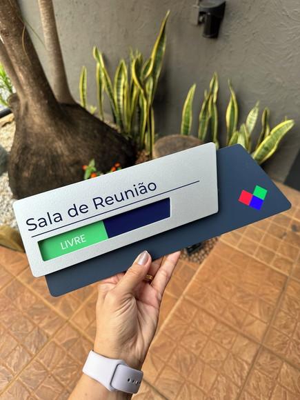 Placa Identificação de Sala - Modelo Onix Flag