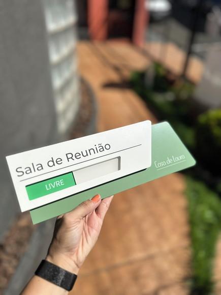 Placa Identificação de Sala - Modelo Onix Flag