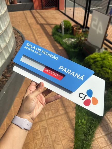 Placa Identificação de Sala - Modelo Onix Flag