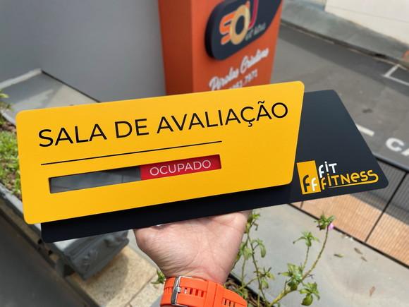 Placa Identificação de Sala - Modelo Onix Flag