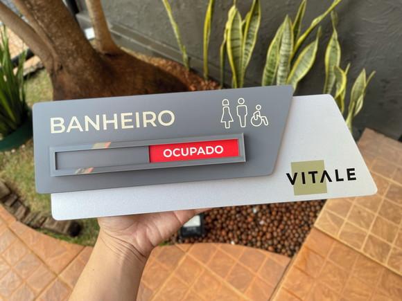 Placa Identificação de Sala - Modelo Onix Flag