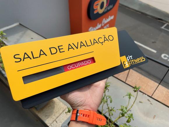 Placa Identificação de Sala - Modelo Onix Flag