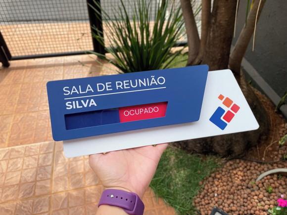 Placa Identificação de Sala - Modelo Onix Flag