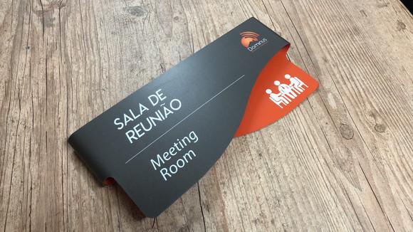 Placa Identificação de Sala - Modelo Sodalita Personalizada