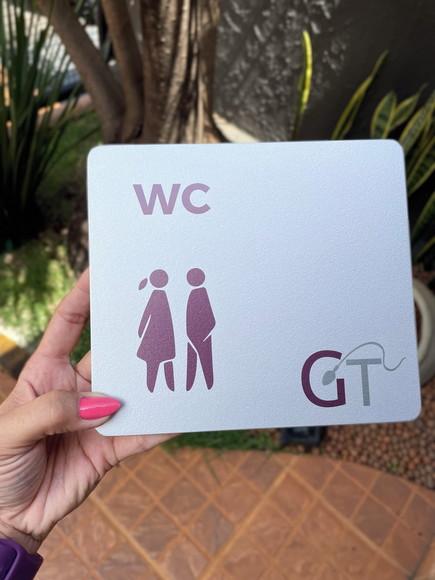 Placa Identificação de Wc - Banheiro - Modelo Caulim 16x18