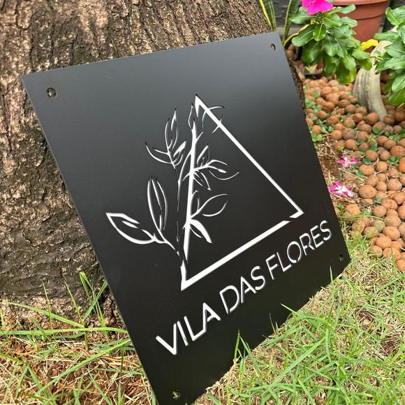 Placa Metálica com Logotipo Personalizado Vazado 30x35