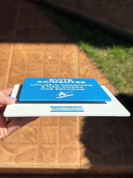 Placa Sinalização Utilize o Corrimão - Modelo Ágata