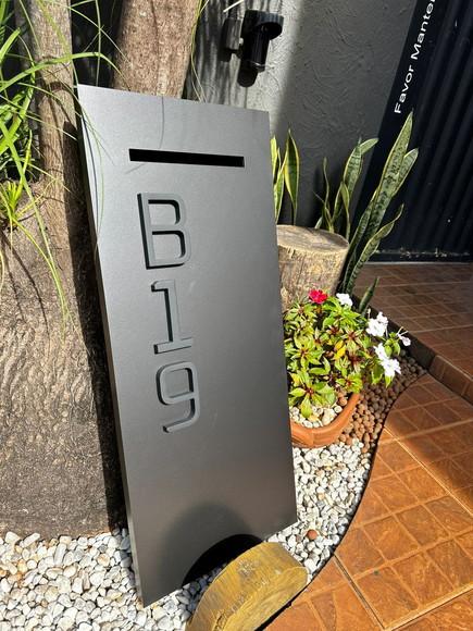 Totem Residencial Acm - 38,5x90 Pé para Jardim