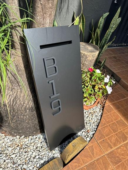 Totem Residencial Acm - 38,5x90 Pé para Jardim