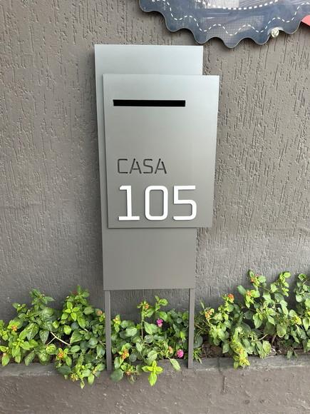 Totem Residencial Acm com Acm 40,5x85 Cx Correio P Jardim