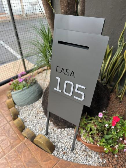 Totem Residencial Acm com Acm 40,5x85 Cx Correio P Jardim
