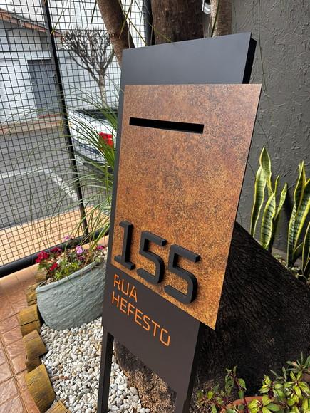 Totem Residencial Acm com Corten 40,5x85 Cx Correio P Jardim