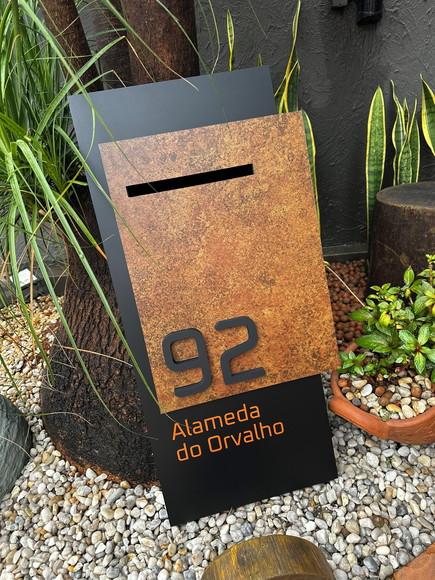 Totem Residencial Acm com Corten 40,5x85 Cx Correio P Jardim