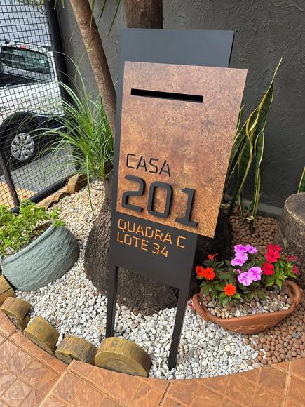 Totem Residencial Acm com Corten 40,5x85 Cx Correio P Jardim