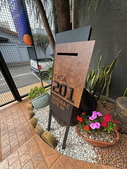 Totem Residencial Acm com Corten 40,5x85 Cx Correio P Jardim