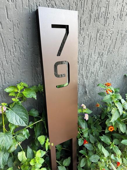 Totem Residencial Aço Carbono Pé P/sustentaçãojardim 16,6x60