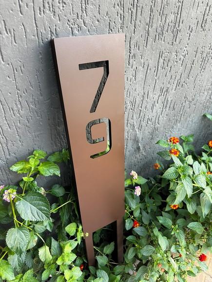 Totem Residencial Aço Carbono Pé P/sustentaçãojardim 16,6x60