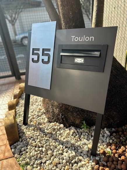 Algarismo Acm + Inox - 60x55 +caixa Correio e Pé para Jardim