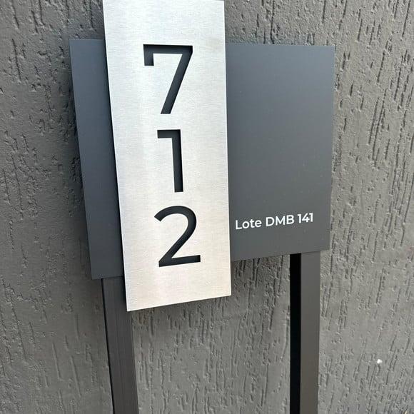 Algarismo Residencial Acm com Inox - 30x33 para Jardim