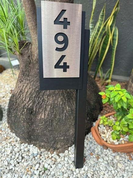Algarismo Residencial Acm com Inox - 40x22,5 Pé para Jardim