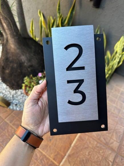 Kit Personalizado 2 Algarismos + 1 Placa de Identificação