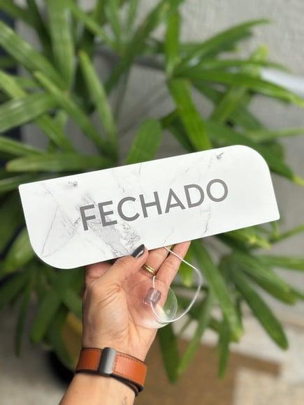 Placa - Aberto e Fechado - Modelo Caulim + Ventosa
