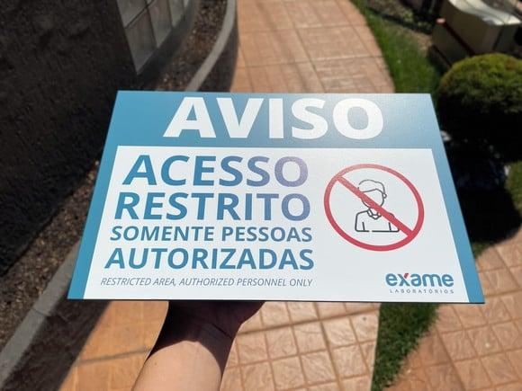 Placa Acesso Restrito Somente Autorizada Modelo Caulim 30x20