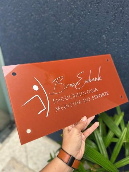 Placa Comércio Acrilico Adesivo Frontal 40x20 Impressão Uv