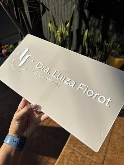 Placa de Comércio Acrílico - Aplicação Adesivo Frontal 40x24