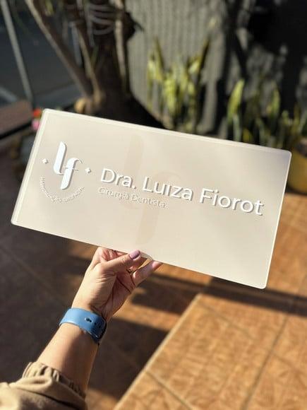 Placa de Comércio Acrílico - Aplicação Adesivo Frontal 40x24