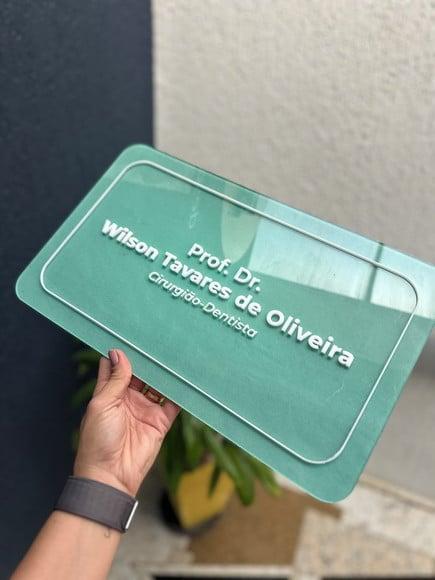 Placa de Comércio com Sobreposição em Acrílico - 40x24