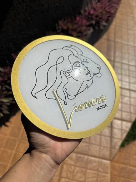 Placa de Comércio em Acrílico com Sobreposição-frente 20x20