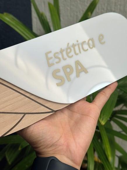 Placa de Id de Sala - Modelo Fuchsita mdf e Acrílico 30x9,8