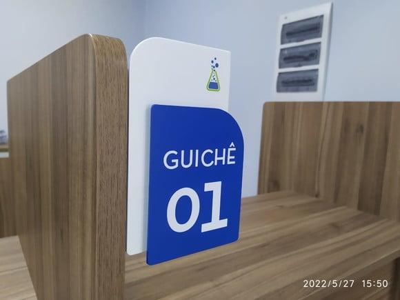 Placa de Identificação de Guiche - Modelo Cristal