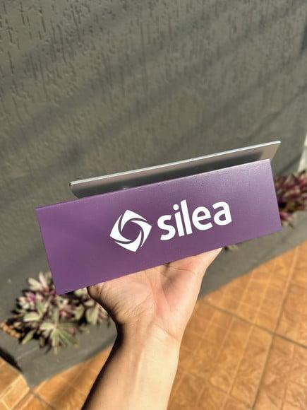 Placa de Identificação de Mesa - Acm com Sobreposição 25x9,5