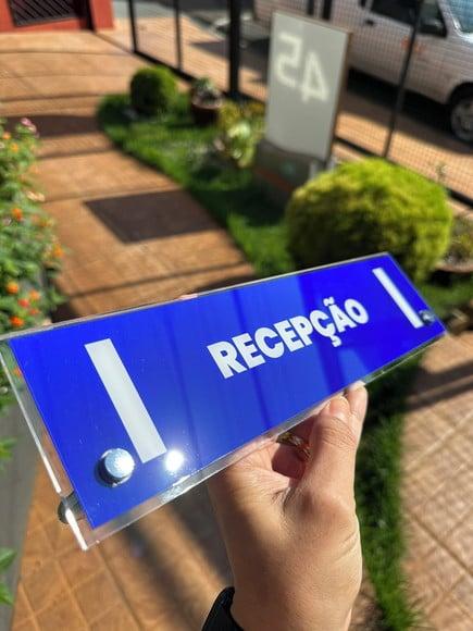 Placa de Identificação de Mesa - Acrílico e Acrílico 30x8